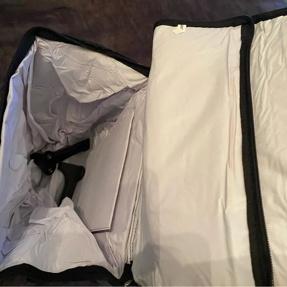 Subzero Gray Insulated Cooler Bag / Travel Tote - NEW - Picture 5 of 9